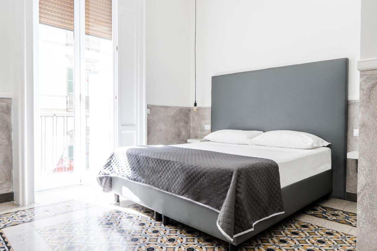 Toledostop ナポリ エクステリア 写真 A bed