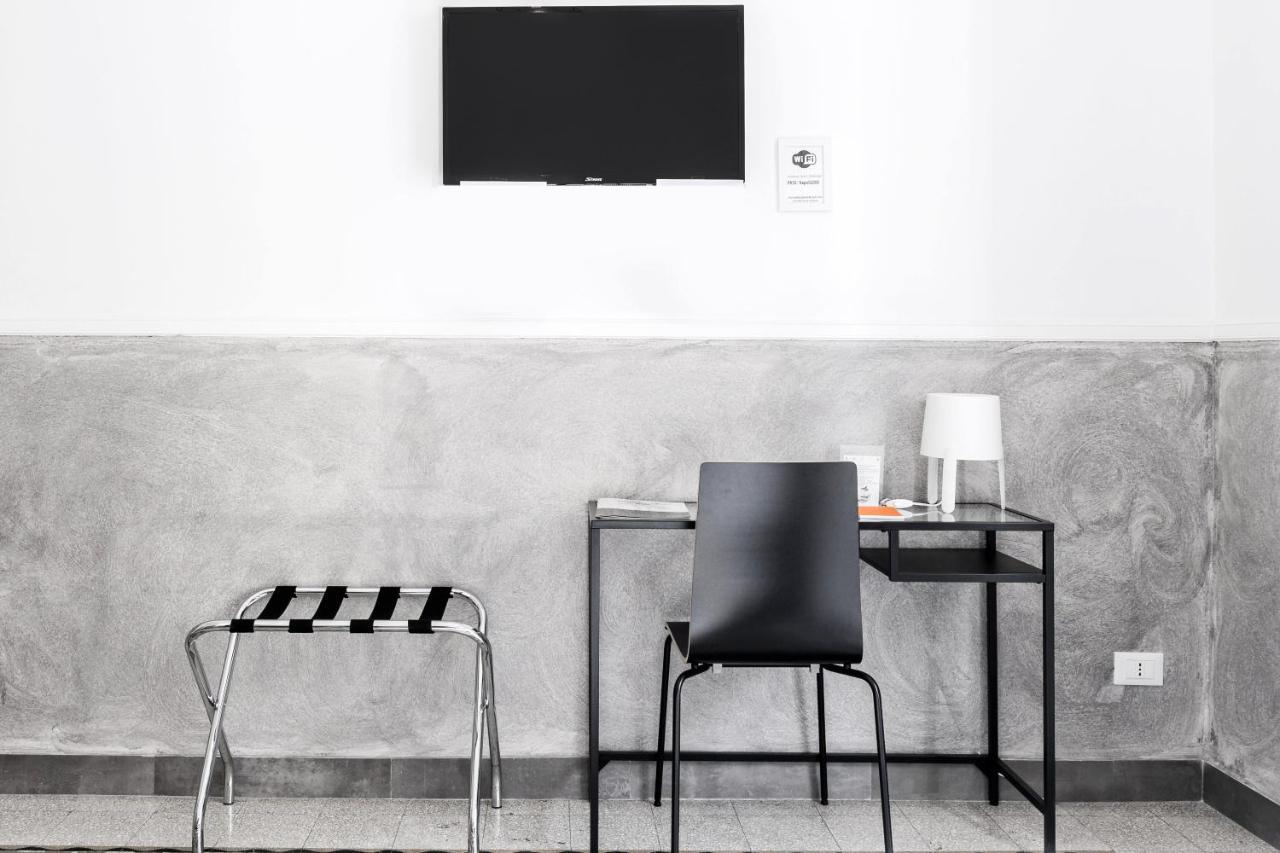 Toledostop ナポリ エクステリア 写真 A room at the hotel
