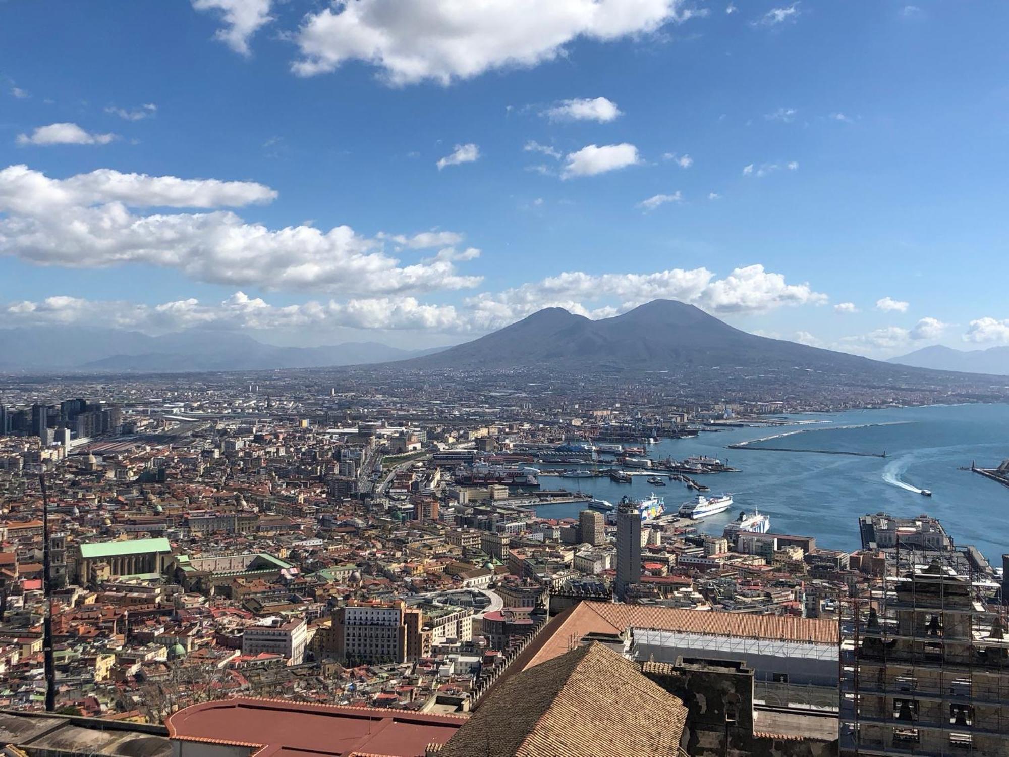 Toledostop ナポリ エクステリア 写真 View of the city of Naples