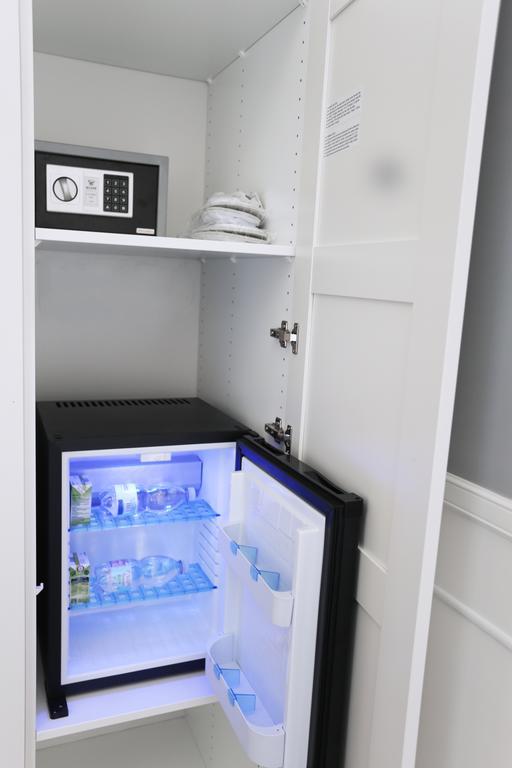 Toledostop ナポリ エクステリア 写真 A mini-refrigerator