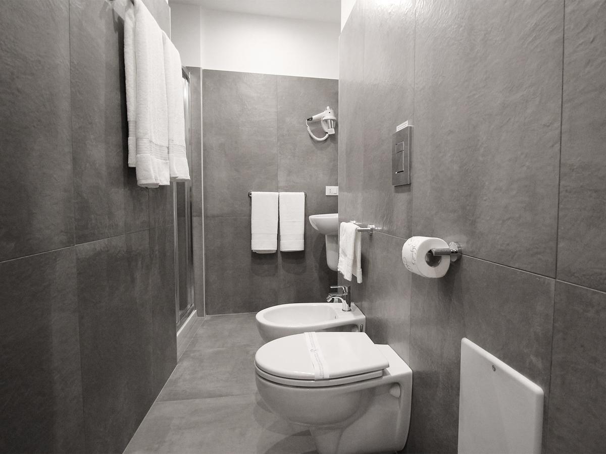 Toledostop ナポリ エクステリア 写真 Bathroom with bidet